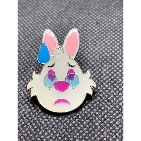 White Rabbit Alice in Wonderland Disney Trading Pin Emoji Blitz Set Nervous 2017 - Picture 1 of 3